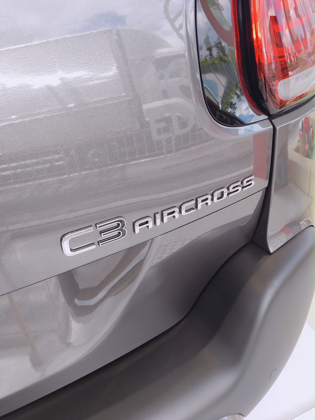 C3　AIRCROSS SUV　枚方に到着。