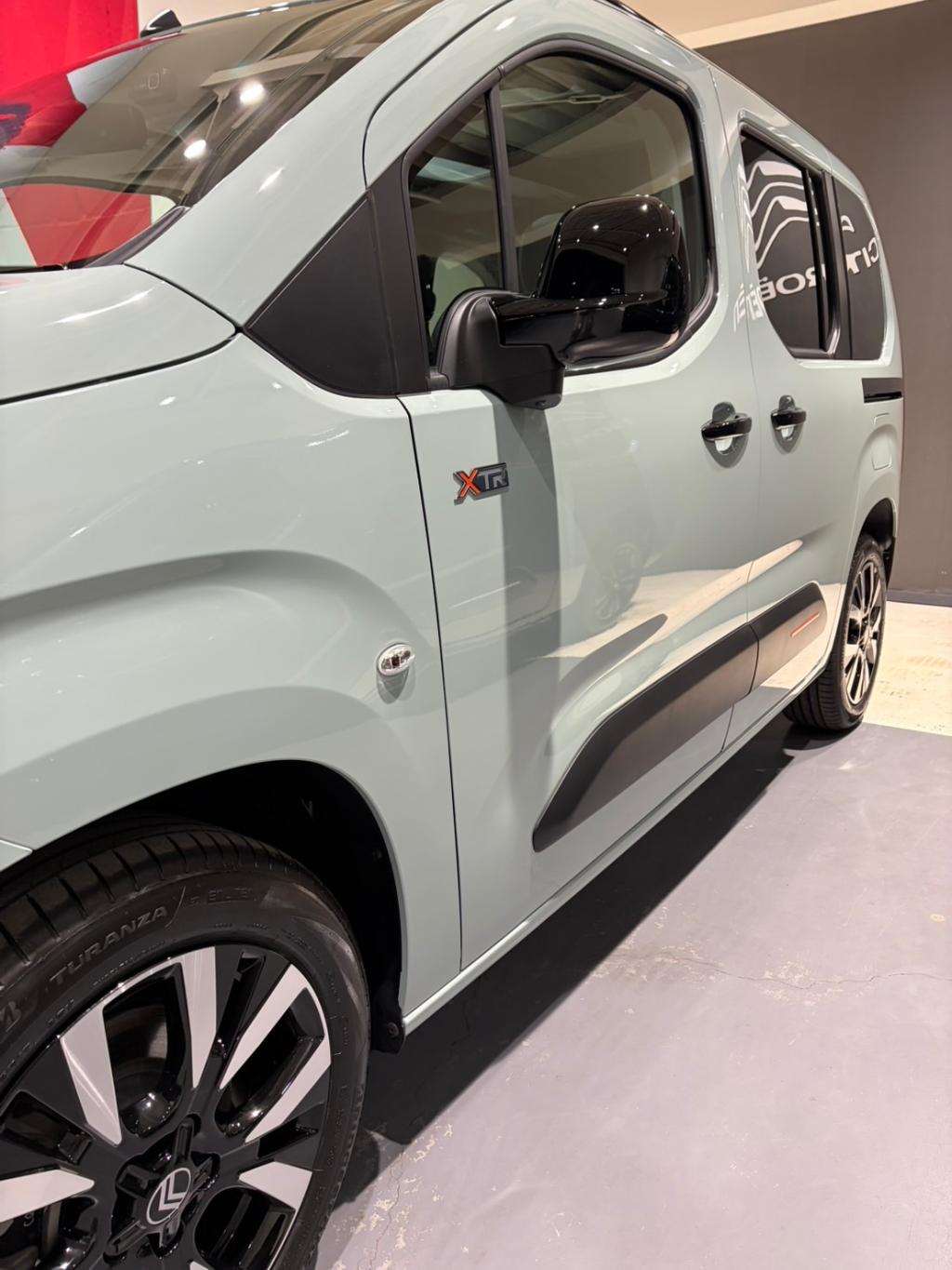 コーティング車両