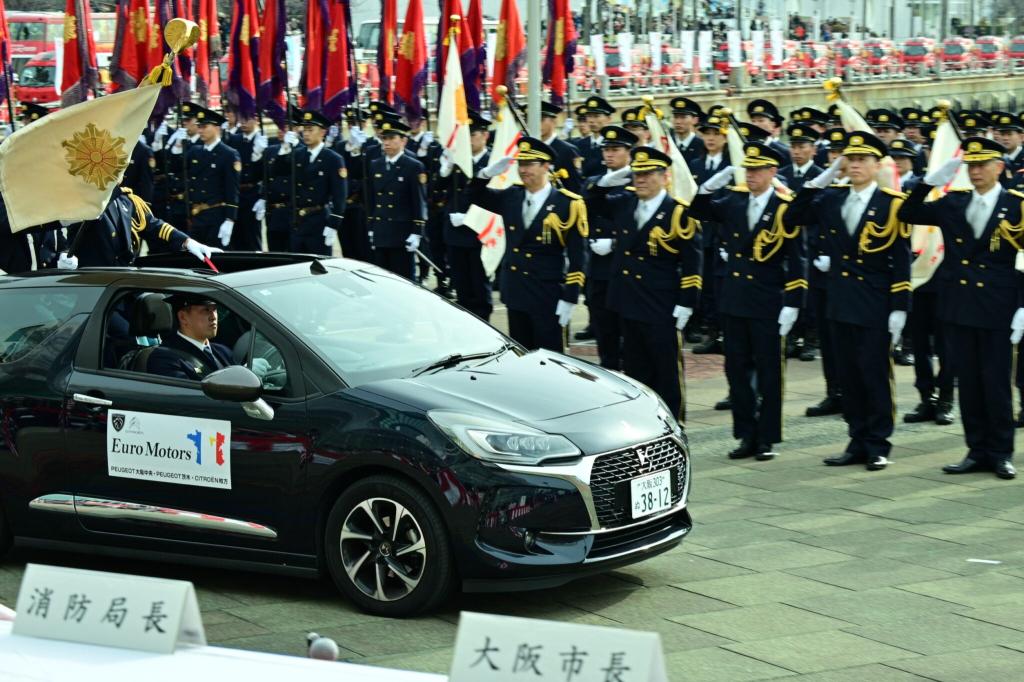 大阪市消防出初式に車両協力させていただきました。