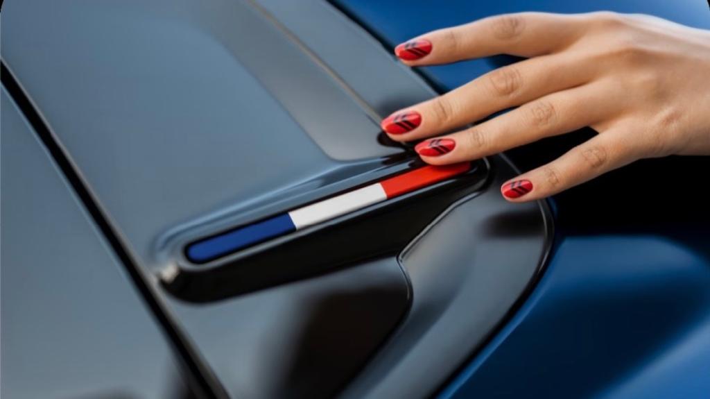特別仕様車C3 MAX HYBRID French Touch✨